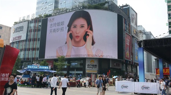 户外广告屏怎么测色差？——快猫视频APP污