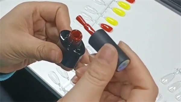 案例：指甲油测色——泰双TS7700分光测色仪
